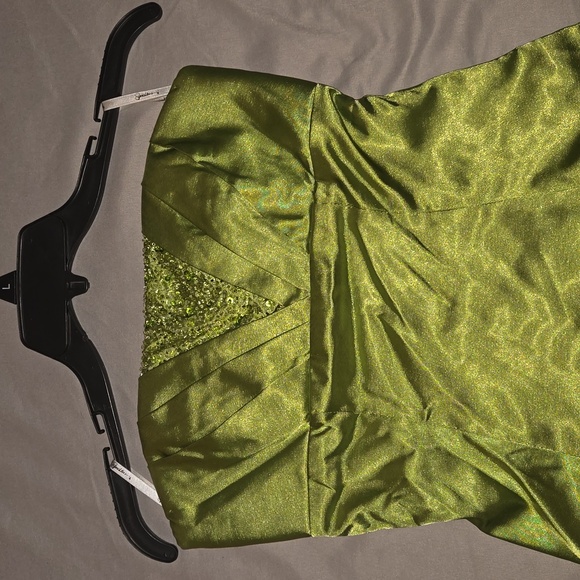 Speechless Lime Green Prom/Homecoming/Bridesmaid/Cocktail Party Short Dress - Picture 3 of 3